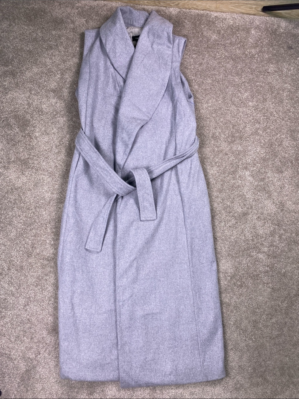 Fate women’s long sleeveless wrap coat. Grey Size Medium Belted, Wide Collar